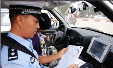车管部门邀市民体验驾考：路考五项目容易扣分